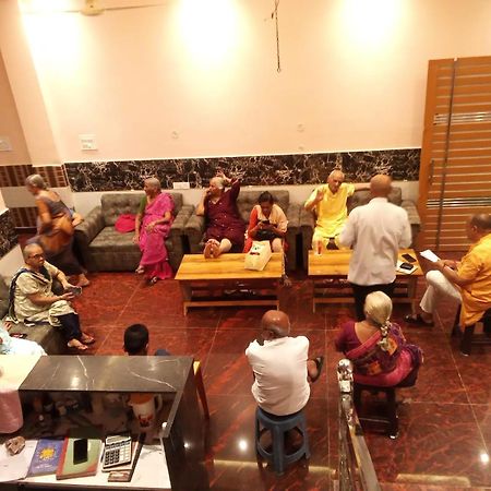 Kaka Guest House Ayodhya Экстерьер фото