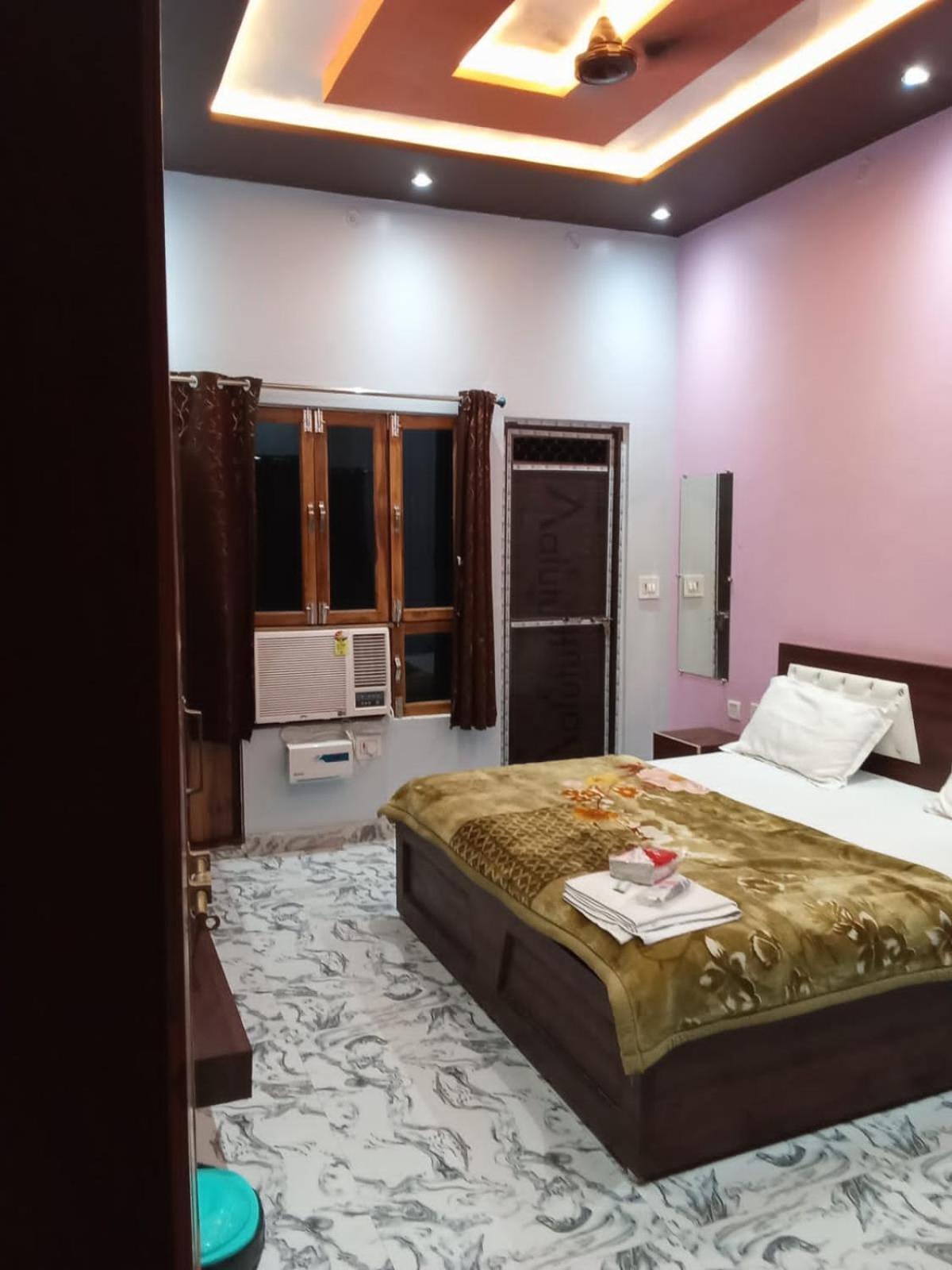 Kaka Guest House Ayodhya Экстерьер фото