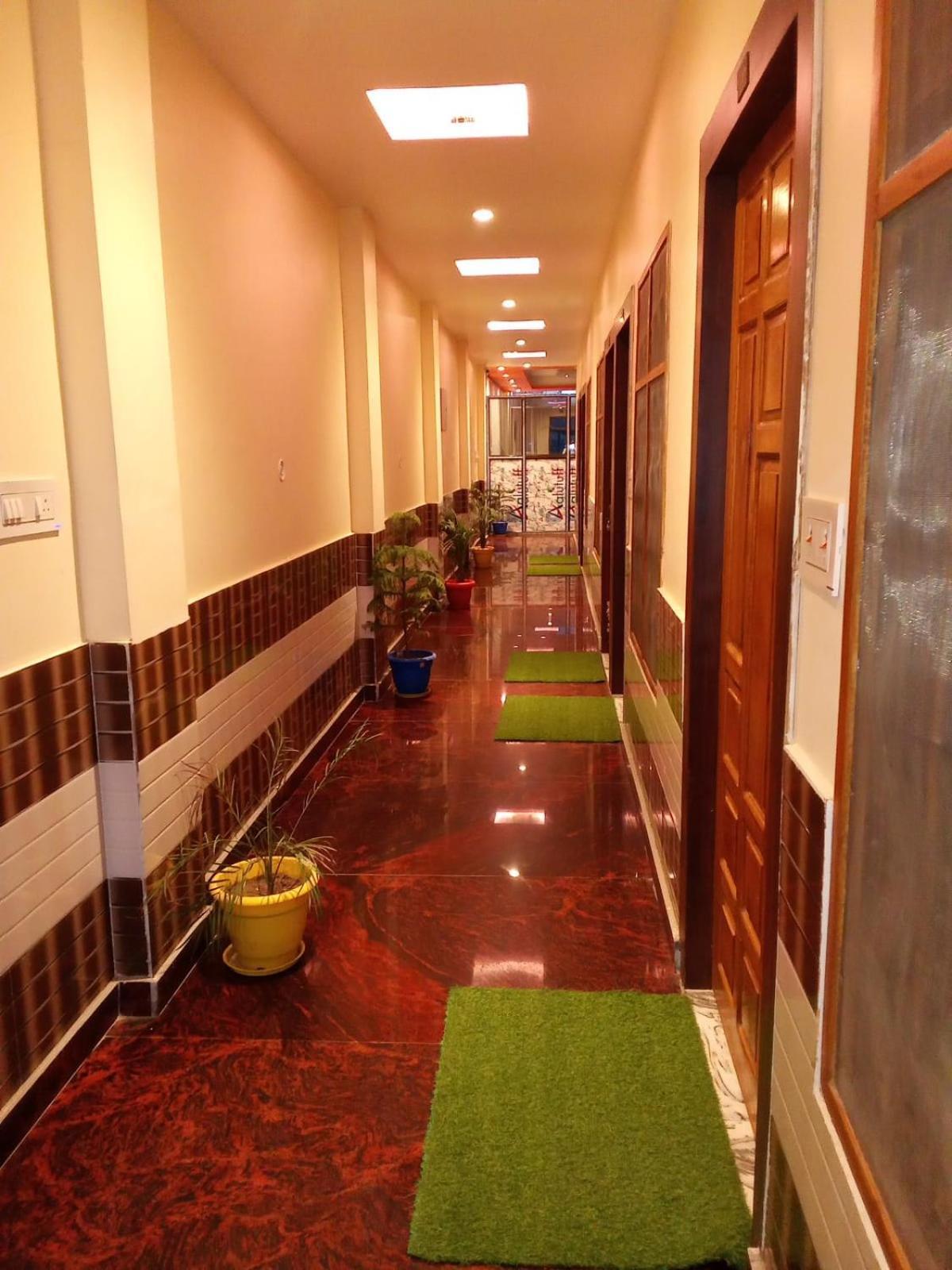 Kaka Guest House Ayodhya Экстерьер фото