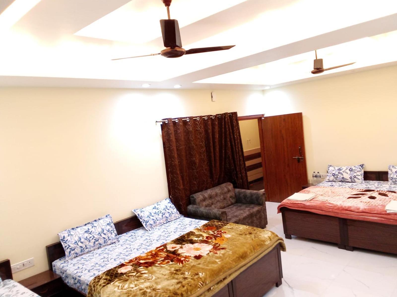 Kaka Guest House Ayodhya Экстерьер фото